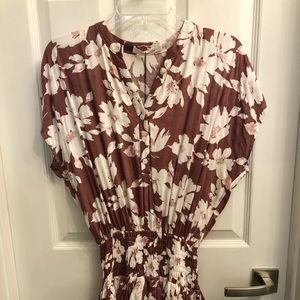 Super cute - dress looks like a skirt&shirt duo!!